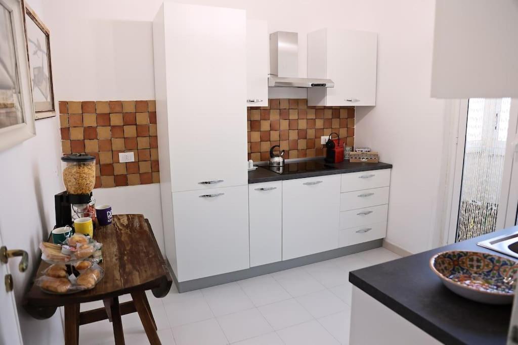 La Casa Del Maggiore, Tra Mare E Centro Apartman Palermo Kültér fotó